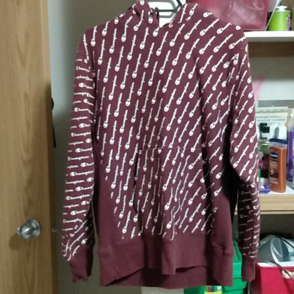 Champion sweater size large burgundy in coclor